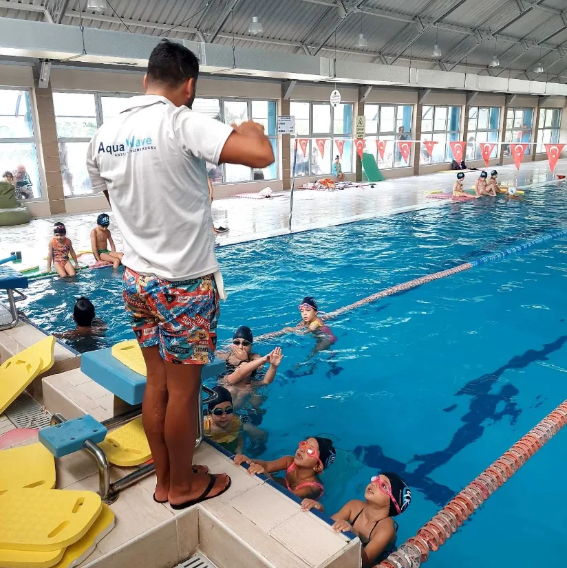Antalya yetişkin yüzme okulu