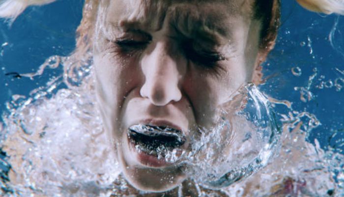 Yetişkinlerde Su Korkusu (Akvafobi) Nasıl Yenilir? Adım Adım Rehber